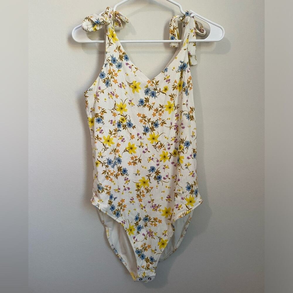 Old Navy Yellow Floral Ribbed Bodysuit Size Large